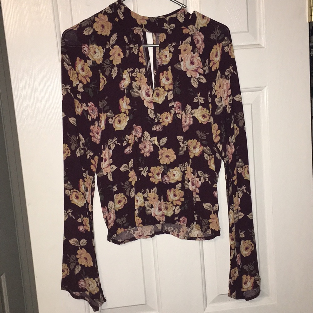 Long sleeve crop top